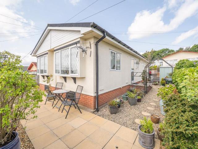 Park Home for sale in Cleobury Mortimer, Shropshire