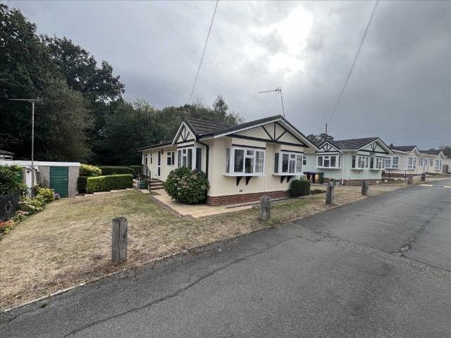 Park Home for sale in Denham, Batchworth