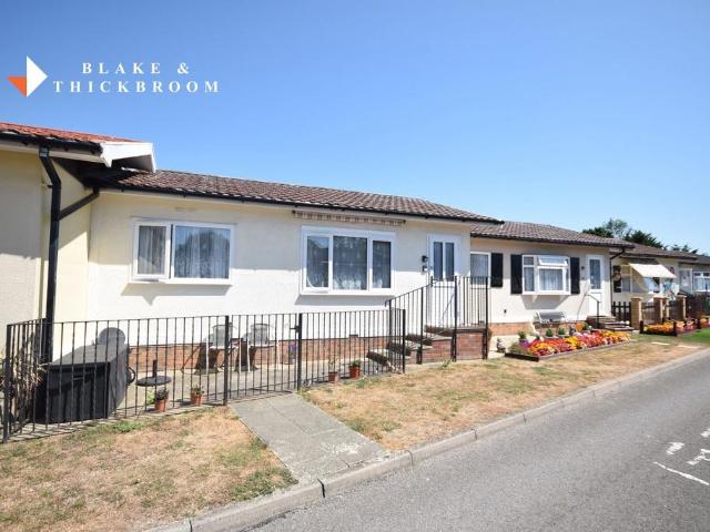 Park Home for sale in Dale Hill, Essex
