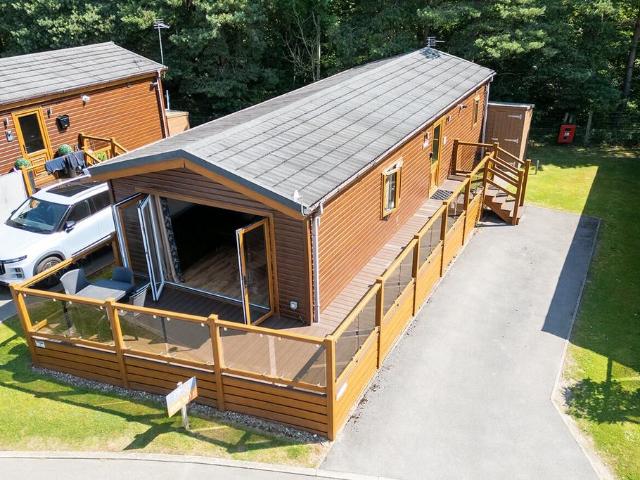 Park Home for sale in Brockhall Village, Paradise