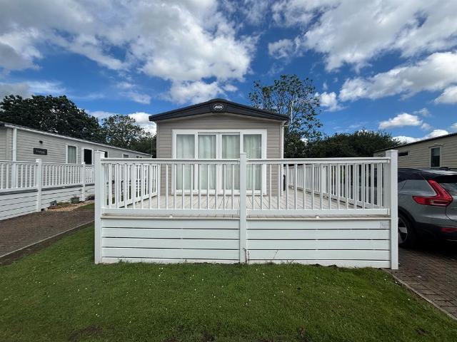 Park Home for sale in Kelsale cum Carlton, Eastbridge