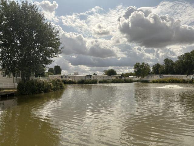 Park Home for sale in Fossebridge, Gloucestershire