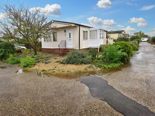 Park Home for sale in Winthorpe, Belleau