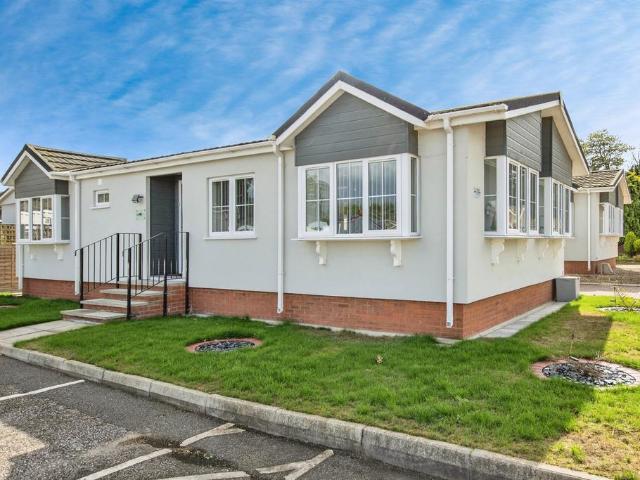 Park Home for sale in Eastbridge, Suffolk