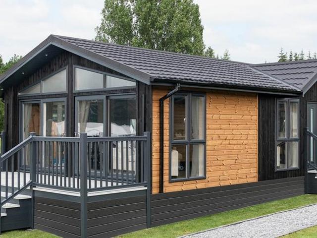 Park Home for sale in Crostwick, Norfolk