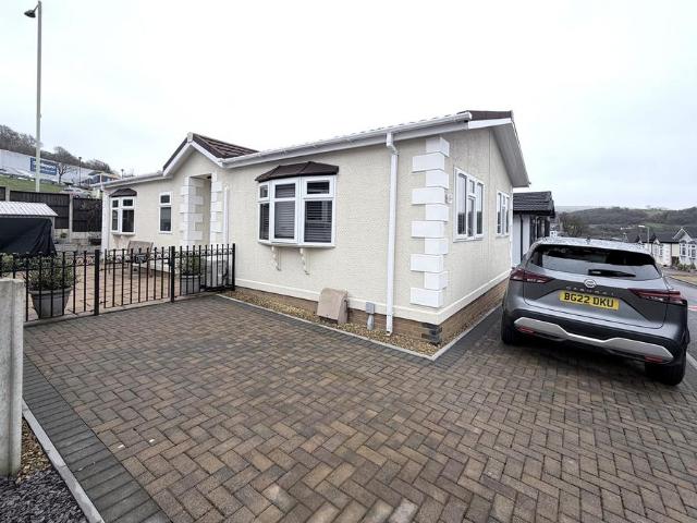 Park Home for sale in Pontypridd, Wales