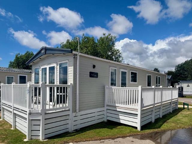 Park Home for sale in Littlecote, West Sussex
