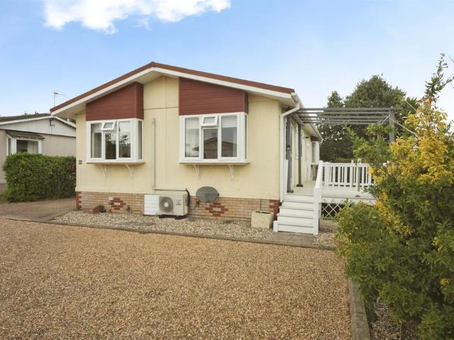 Park Home for sale in Wetheringsett-cum-Brockford, Bedingfield