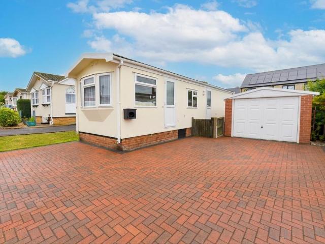 Park Home for sale in Lower Stondon, Bedfordshire