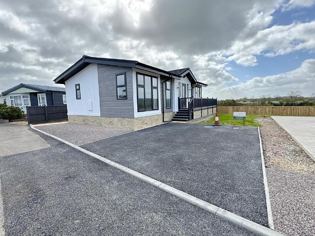Park Home for sale in Forthampton, Worcestershire