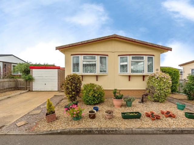 Park Home for sale in Barholm, Lincolnshire