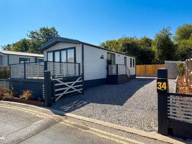 Park Home for sale in Ladygrove, Berrick Salome