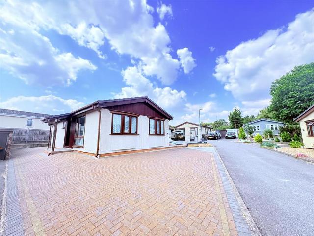 Park Home for sale in Fareham, Hampshire