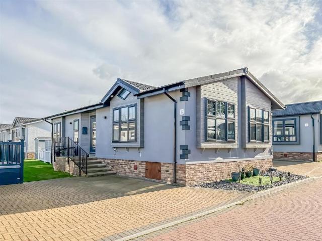 Park Home for sale in Barling, Essex