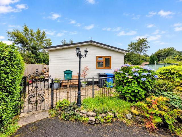 Park Home for sale in West Kilbride, Scotland