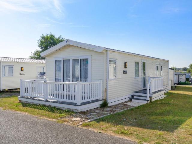 Park Home for sale in Stokesby, Norfolk