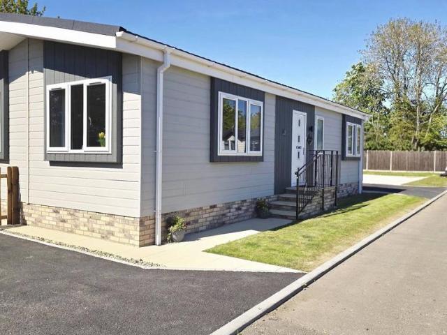 Park Home for sale in Belton, Great Yarmouth