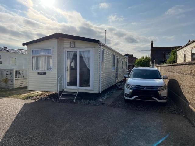 Park Home for sale in Felixstowe, Eastbridge