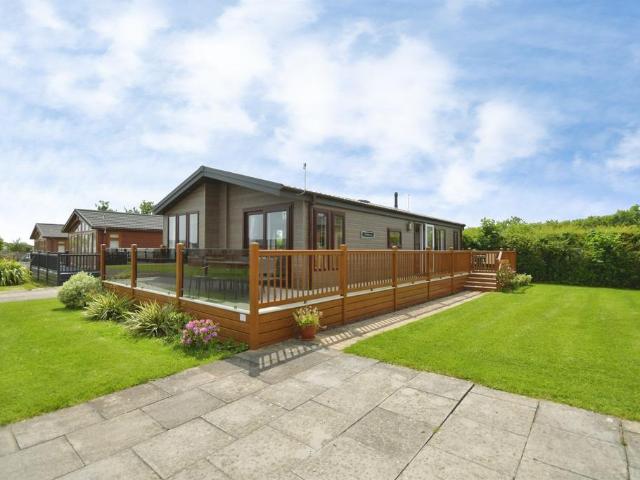 Park Home for sale in Froggatt, East Midlands