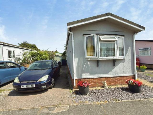 Park Home for sale in Eastbridge, Suffolk