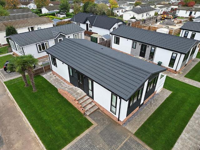 Park Home for sale in Batchworth, Hertfordshire