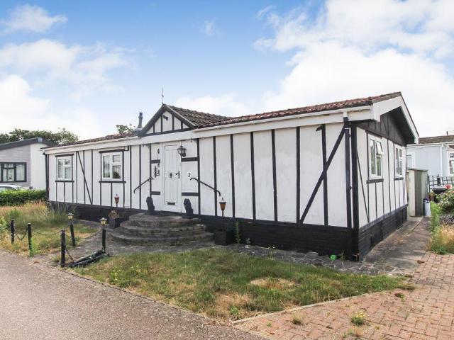 Park Home for sale in Bedford