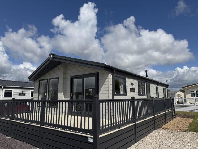 Park Home for sale in North Mundham, Chichester