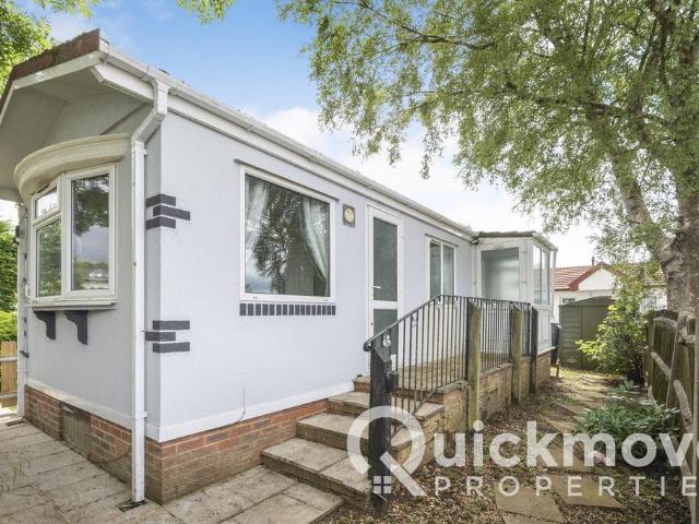 Park Home for sale in Box Hill Village, Pachesham Park