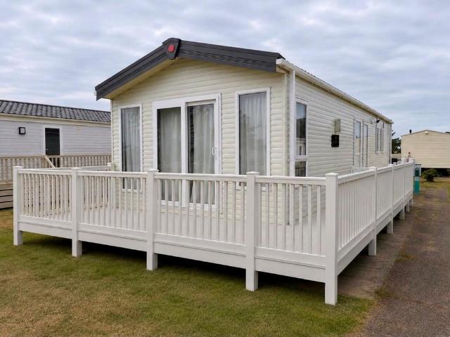 Park Home for sale in Stokesby, Norfolk