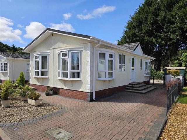 Park Home for sale in Far Forest, Rushock