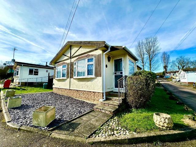 Park Home for sale in Greater London