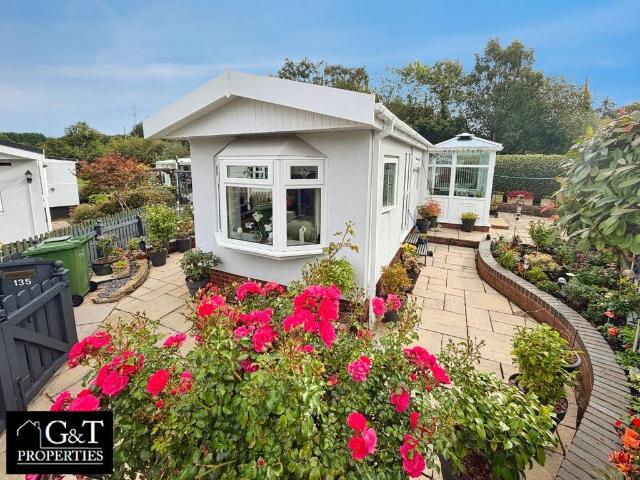 Park Home for sale in Great Chatwell, West Midlands