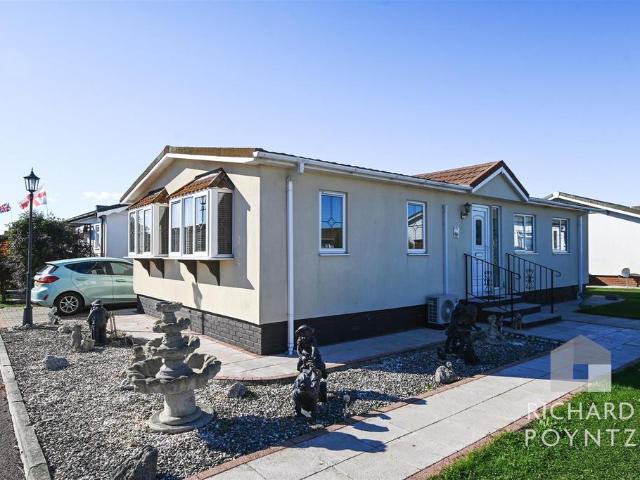 Park Home for sale in Newlands, Castle Point