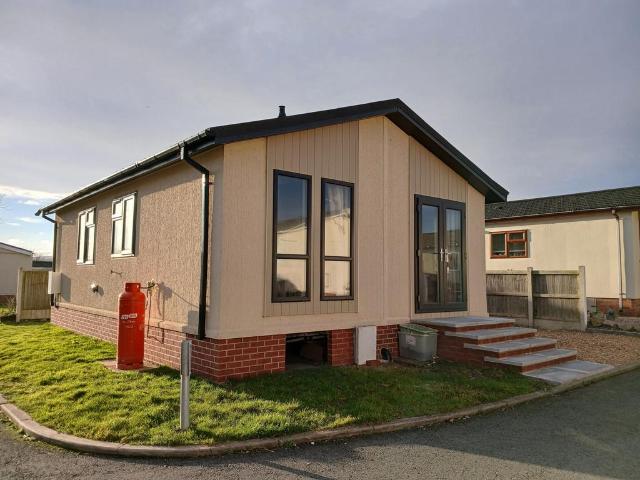 Park Home for sale in Llay, Wales