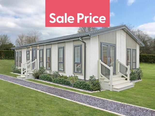 Park Home for sale in Iver, Richings Park