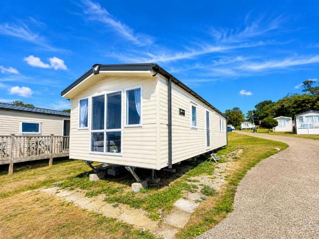 Park Home for sale in West Cliff, Acol