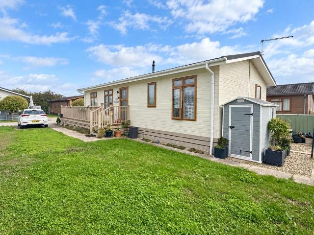 Park Home for sale in Stretham, East Cambridgeshire