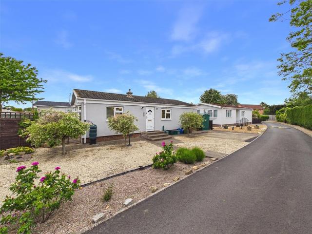 Park Home for sale in The Reddings, Golden Valley
