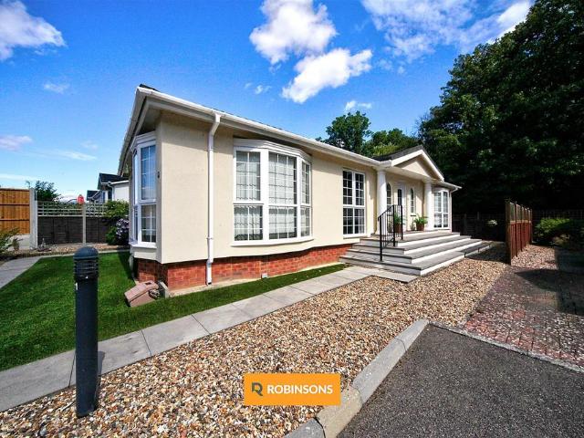 Park Home for sale in Caddington, Bedfordshire