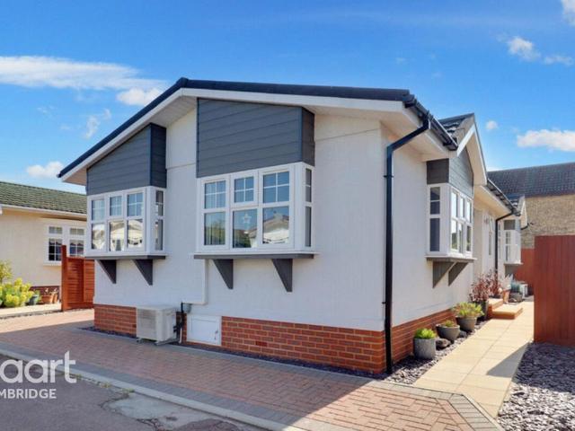 Park Home for sale in Arrington, Cambridgeshire