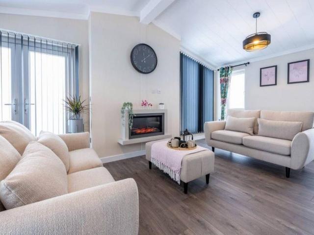 Park Home for sale in Barholm, Lincolnshire
