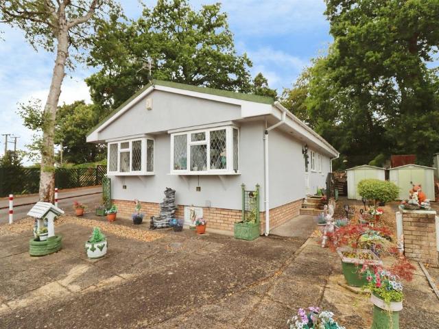 Park Home for sale in Ram Hill, Westerleigh