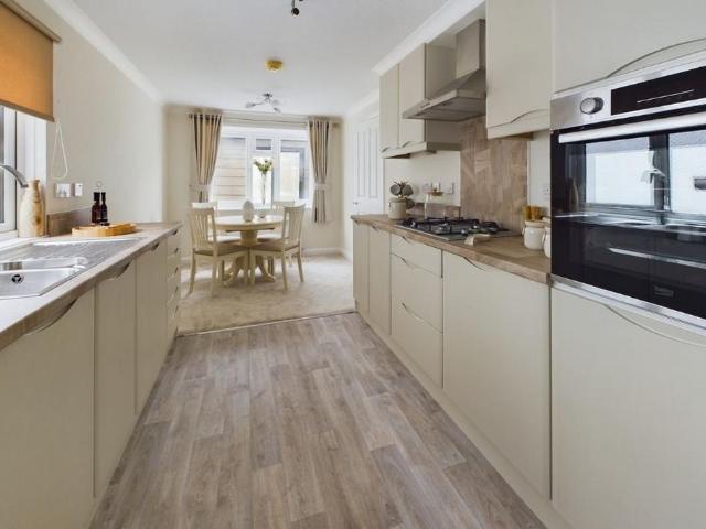 Park Home for sale in Pamington, Gloucestershire