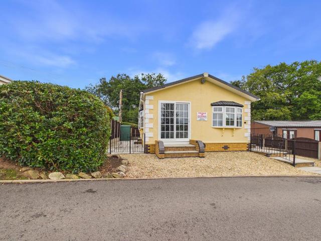 Park Home for sale in Doddington, Shropshire
