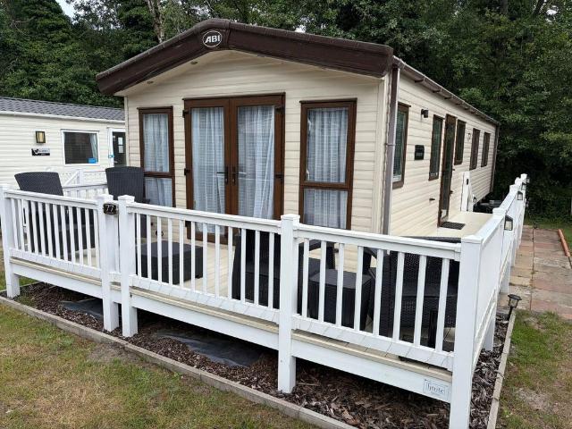 Park Home for sale in Stokesby, Norfolk