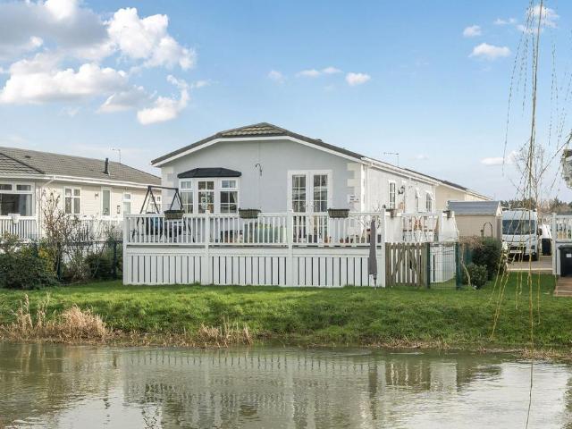 Park Home for sale in Yarwell