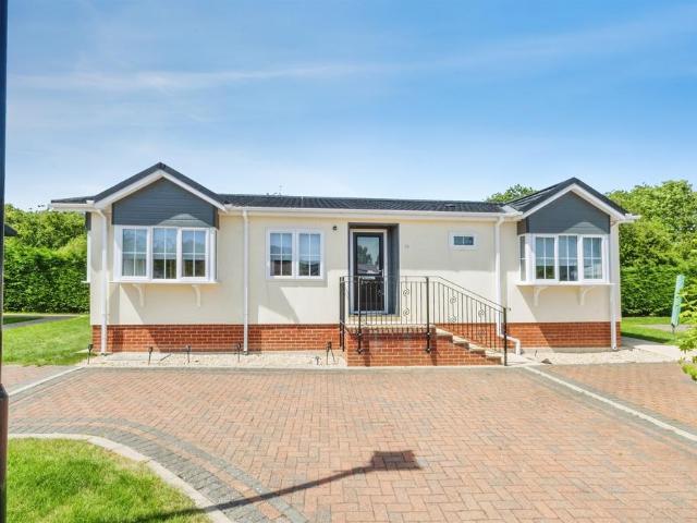 Park Home for sale in Ashby De La Launde, Lincolnshire