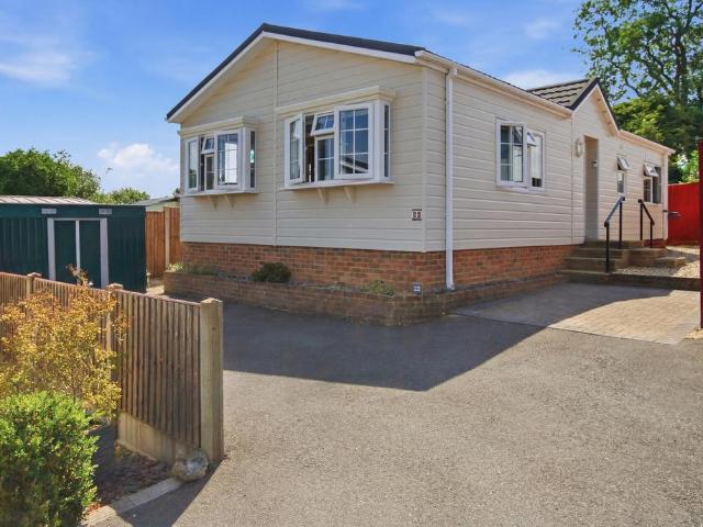 Park Home for sale in Sutton Scotney, Hampshire