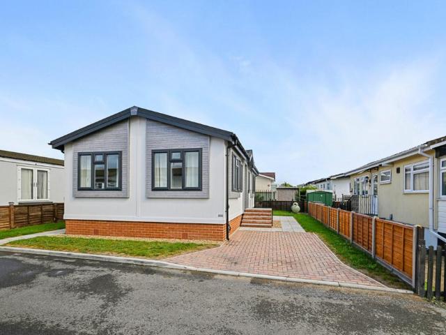 Park Home for sale in Perryfields, West Sussex