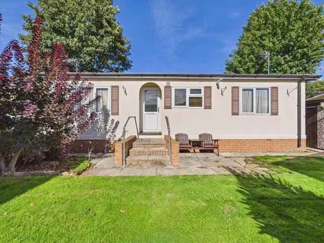 Park Home for sale in Darrington, Wakefield